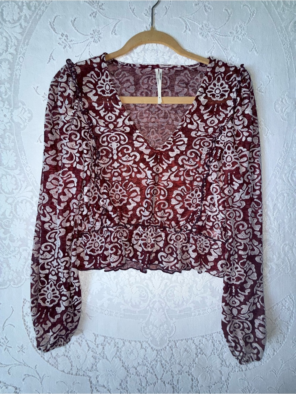 Anthropologie Burgundy Damask Ruffle Crop Top Blouse Medium Balloon Sleeve